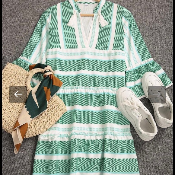 Chic Color Block Print Bell Cuff Sleeve Mini Dress - Picture 9 of 11